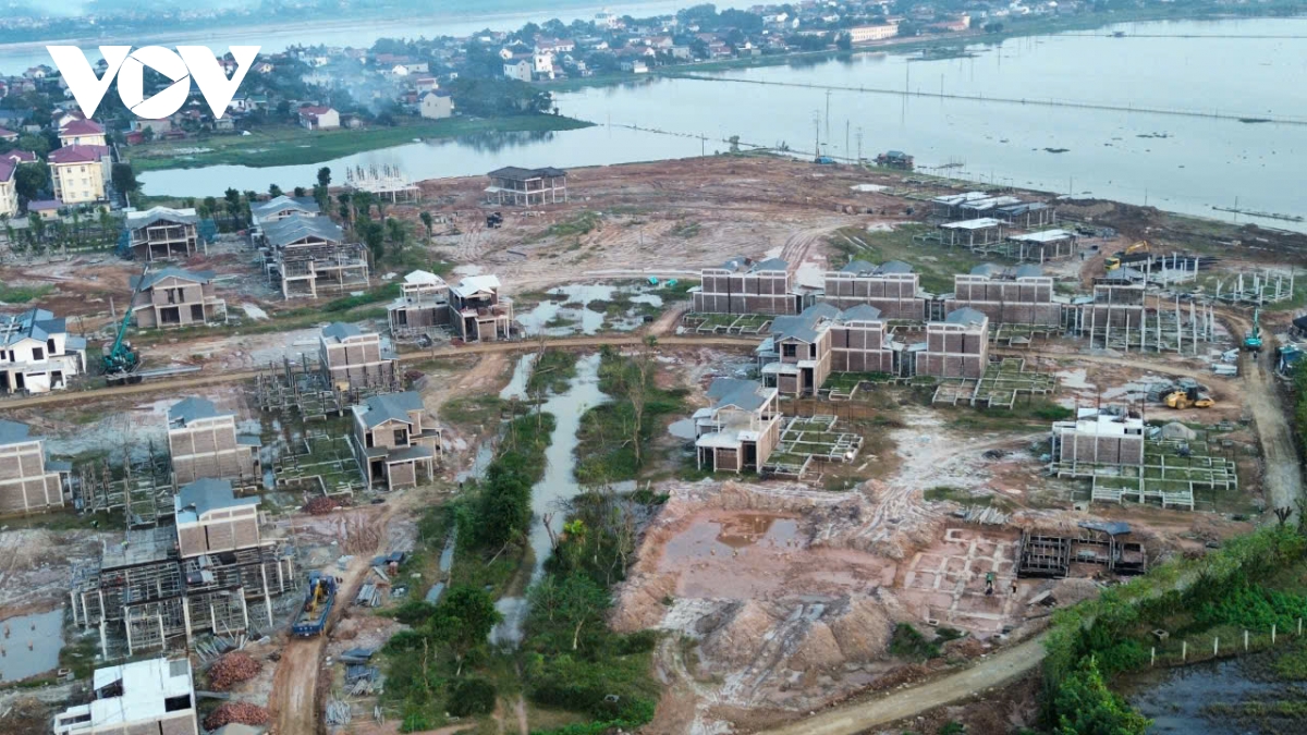 Cận cảnh hơn 30 biệt thự ngang nhiên xây dựng không phép ở Phú Thọ- Ảnh 2. Cận cảnh hơn 30 biệt thự ngang nhiên xây dựng không phép ở Phú Thọ- Ảnh 2.