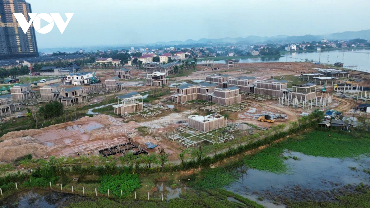 Cận cảnh hơn 30 biệt thự ngang nhiên xây dựng không phép ở Phú Thọ- Ảnh 14. Cận cảnh hơn 30 biệt thự ngang nhiên xây dựng không phép ở Phú Thọ- Ảnh 14.