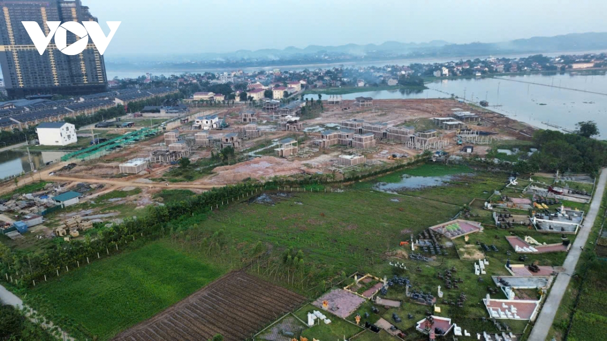 Cận cảnh hơn 30 biệt thự ngang nhiên xây dựng không phép ở Phú Thọ- Ảnh 1. Cận cảnh hơn 30 biệt thự ngang nhiên xây dựng không phép ở Phú Thọ- Ảnh 1.