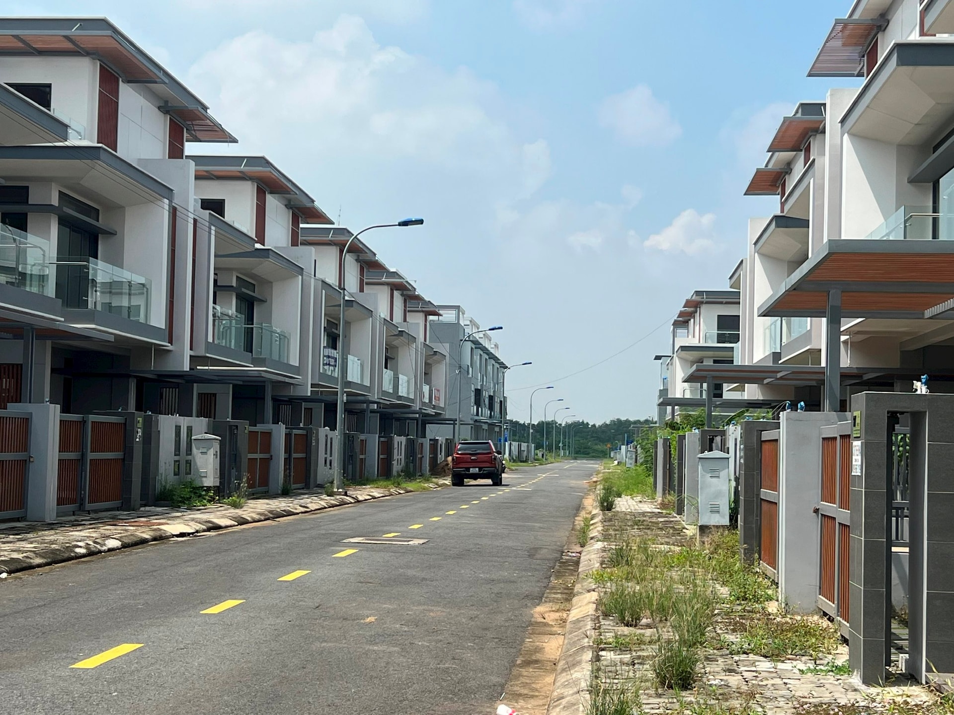 Soi đèn viết cọc 3 lô đất ngay trong đêm, nhà đầu tư phía Bắc “nam tiến” trở lại- Ảnh 5. Soi đèn viết cọc 3 lô đất ngay trong đêm, nhà đầu tư phía Bắc “nam tiến” trở lại- Ảnh 5.