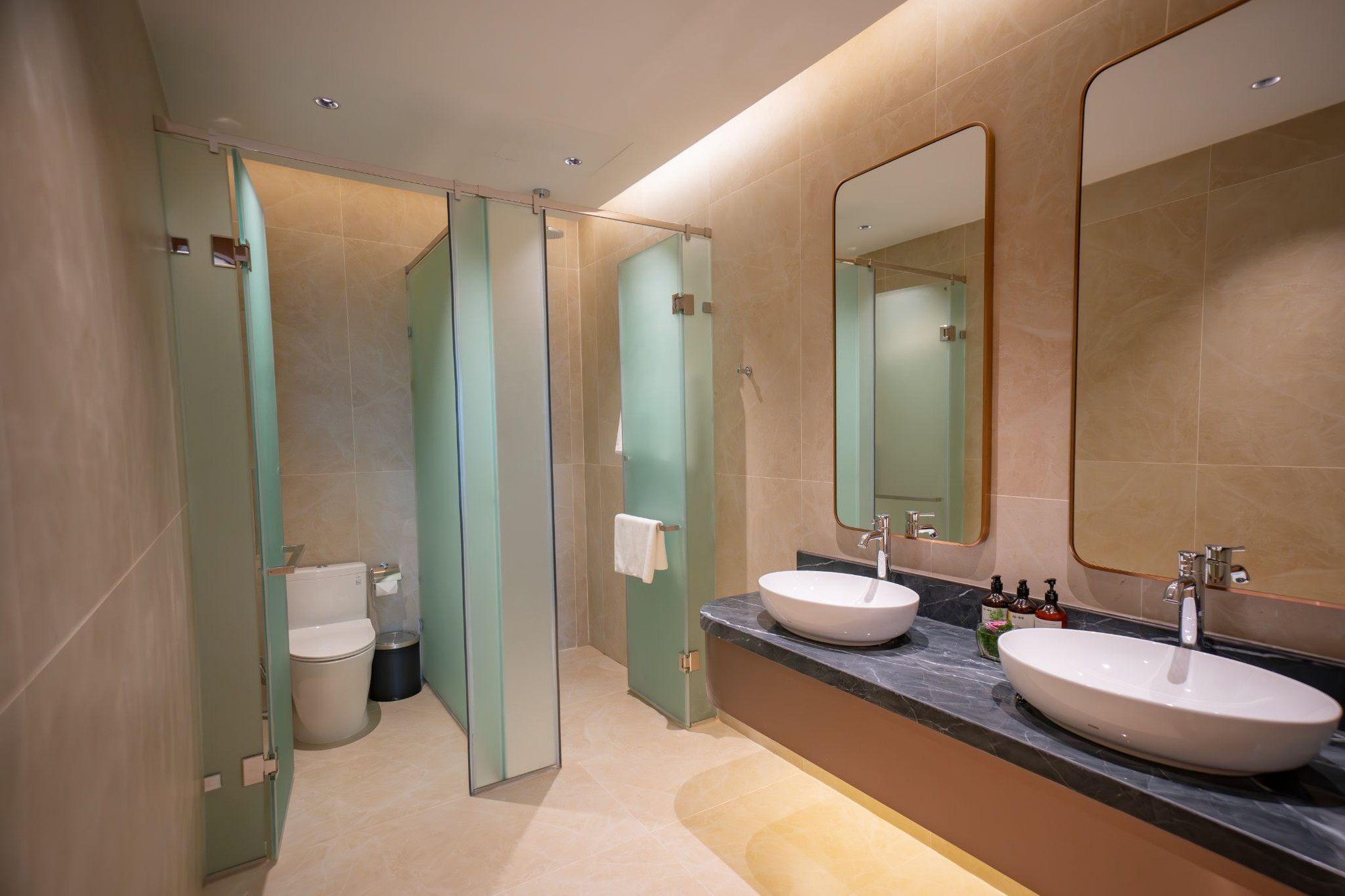 Điều gì thu hút nhà đầu tư đến lễ khai trương nhà mẫu Regal Residence Luxury?- Ảnh 4. Điều gì thu hút nhà đầu tư đến lễ khai trương nhà mẫu Regal Residence Luxury?- Ảnh 4.