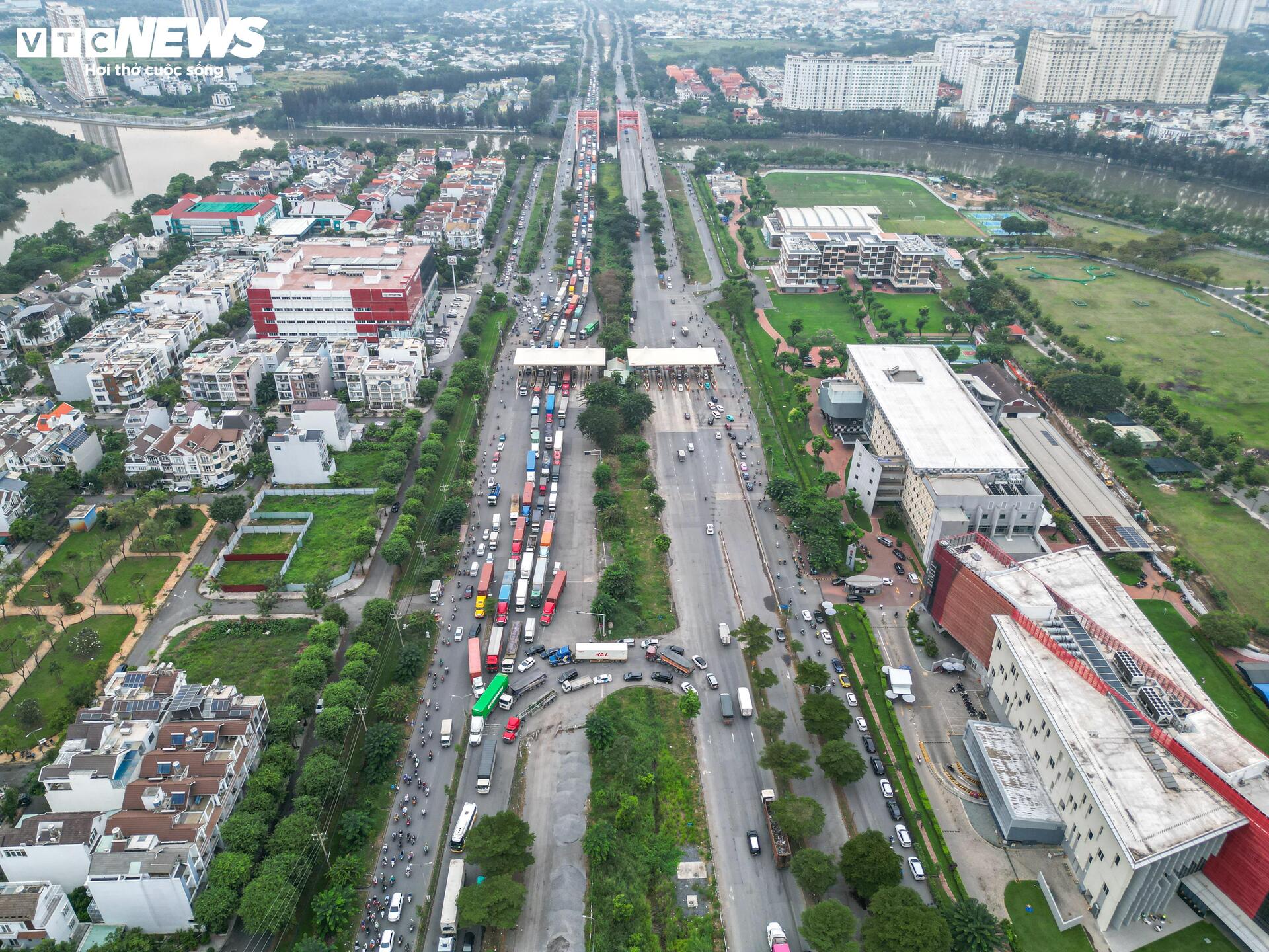 Diện mạo hầm chui 830 tỷ 'giải cứu' ùn tắc cửa ngõ TP.HCM trước ngày thông xe- Ảnh 6.