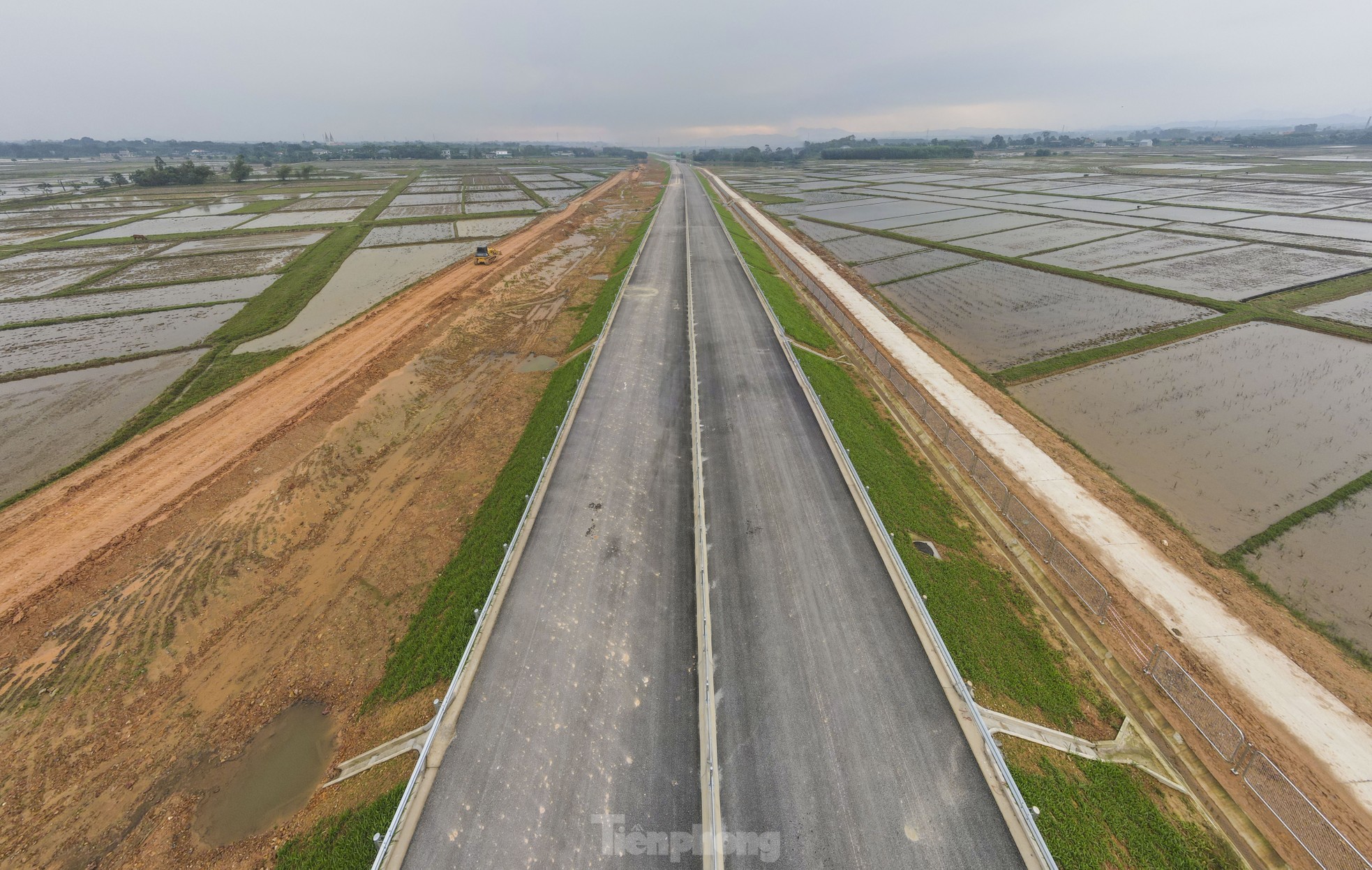 Hình hài tuyến cao tốc hơn 100km qua Hà Tĩnh sắp hoàn thành- Ảnh 15.