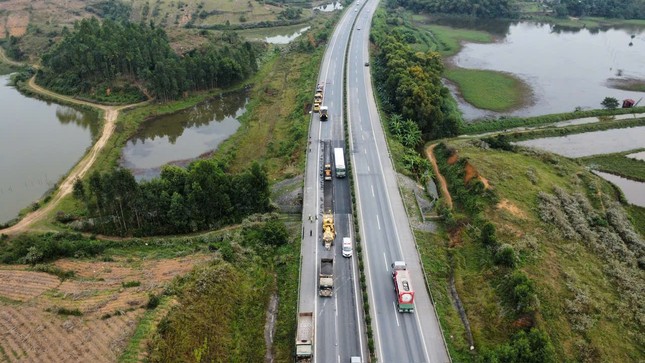 Sắp đại tu toàn tuyến cao tốc Nội Bài - Lào Cai- Ảnh 1. Sắp đại tu toàn tuyến cao tốc Nội Bài - Lào Cai- Ảnh 1.