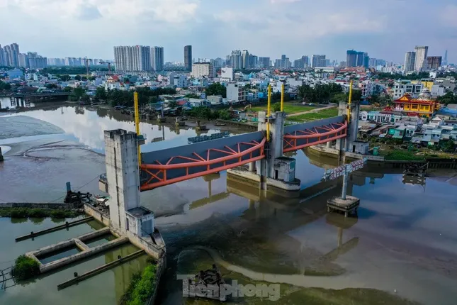 Thông tin mới về việc 'gỡ vướng' cho dự án chống ngập 10.000 tỷ ở TPHCM- Ảnh 1. Thông tin mới về việc 'gỡ vướng' cho dự án chống ngập 10.000 tỷ ở TPHCM- Ảnh 1.