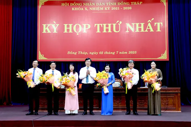 Bí thư Đồng Tháp: Nghiên cứu giảm 30-50% thời gian giải quyết thủ tục đầu tư- Ảnh 2. Bí thư Đồng Tháp: Nghiên cứu giảm 30-50% thời gian giải quyết thủ tục đầu tư- Ảnh 2.