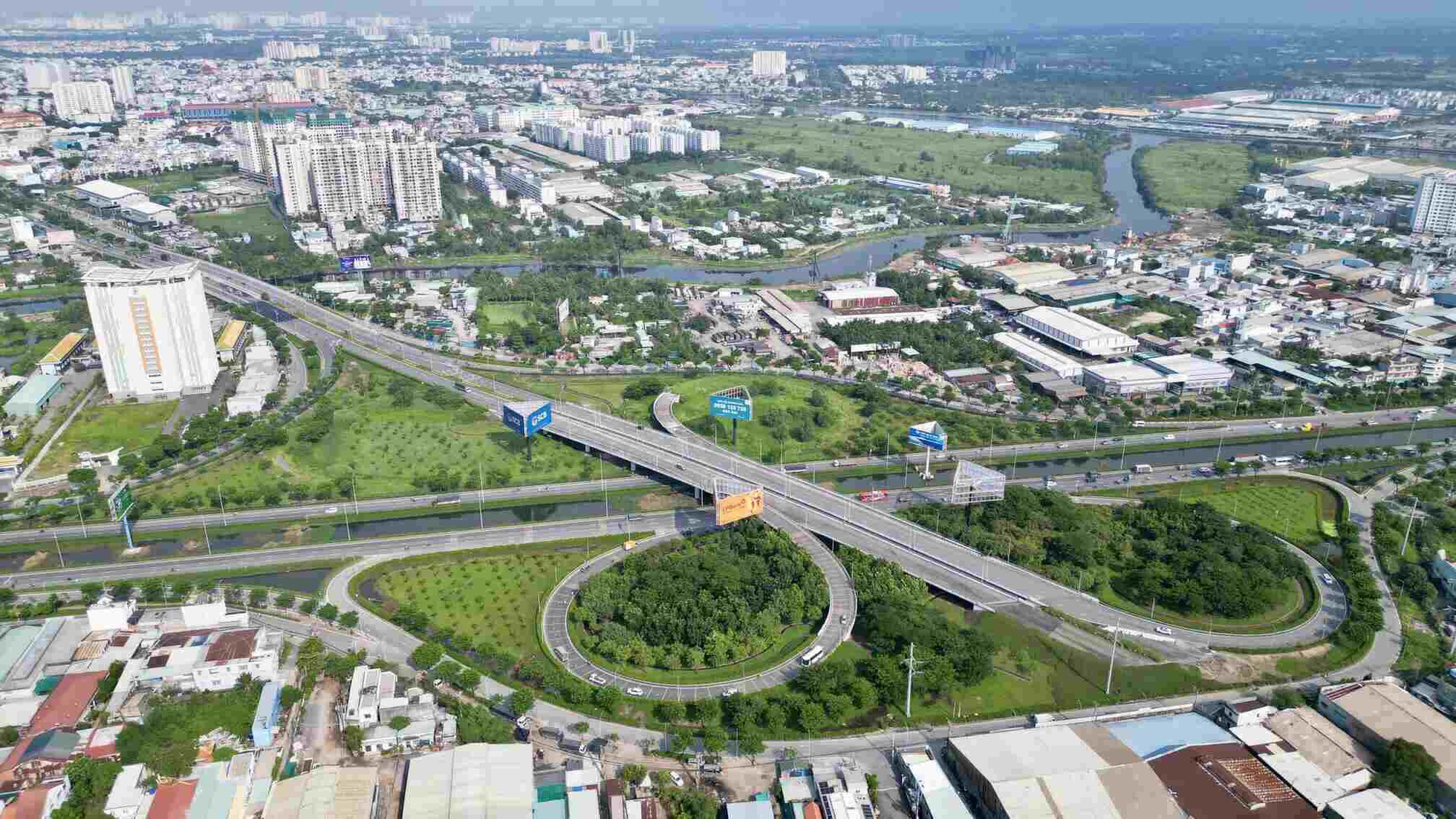 Thiếu hụt nguồn cung nhà phố chất lượng cao tại khu Tây TP.HCM- Ảnh 1.