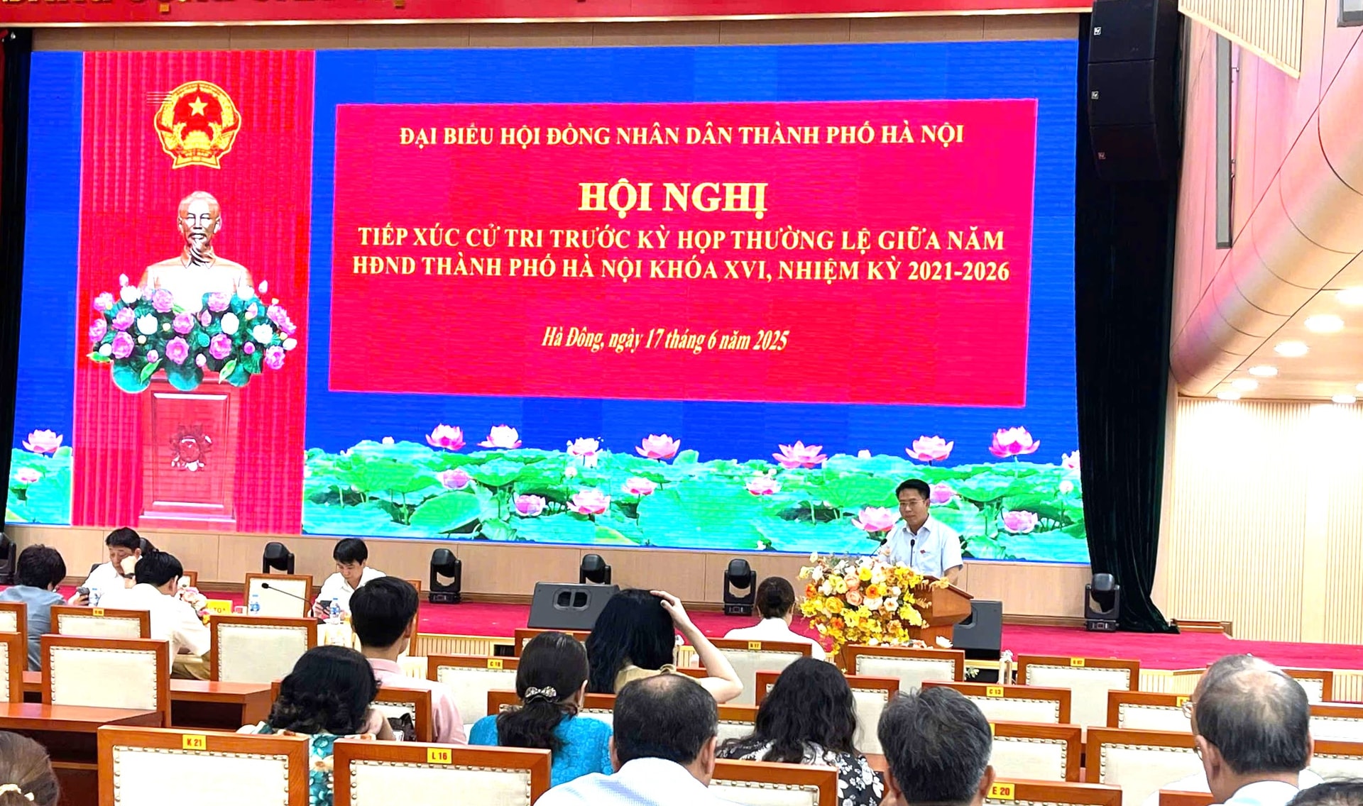Cử tri Hà Đông kiến nghị vấn đề liên quan đến đất dịch vụ- Ảnh 2.