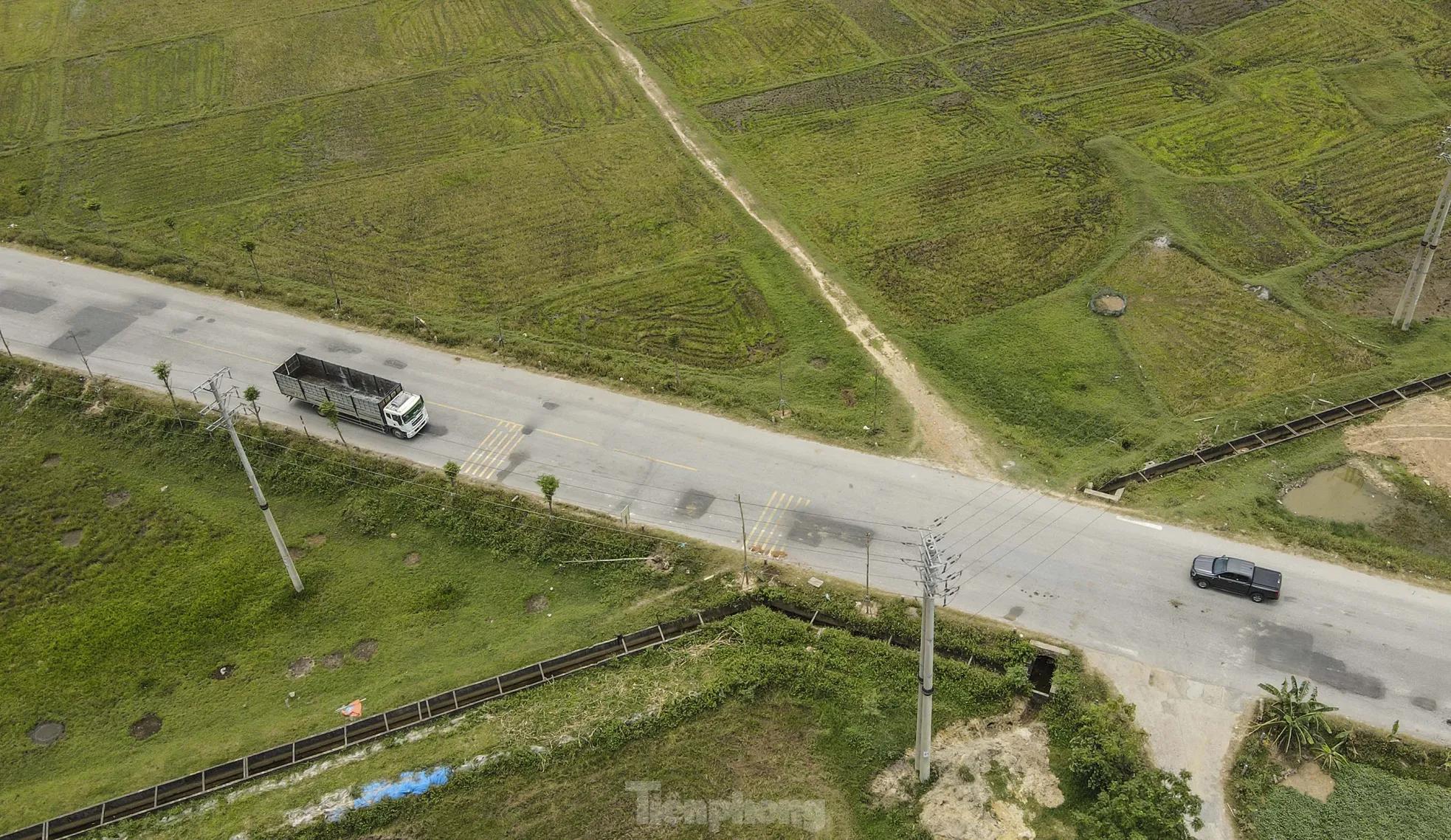 Cảnh xuống cấp, chắp vá 'như áo rách' của các tuyến đường ở Khu kinh tế Vũng Áng- Ảnh 15. Cảnh xuống cấp, chắp vá 'như áo rách' của các tuyến đường ở Khu kinh tế Vũng Áng- Ảnh 15.