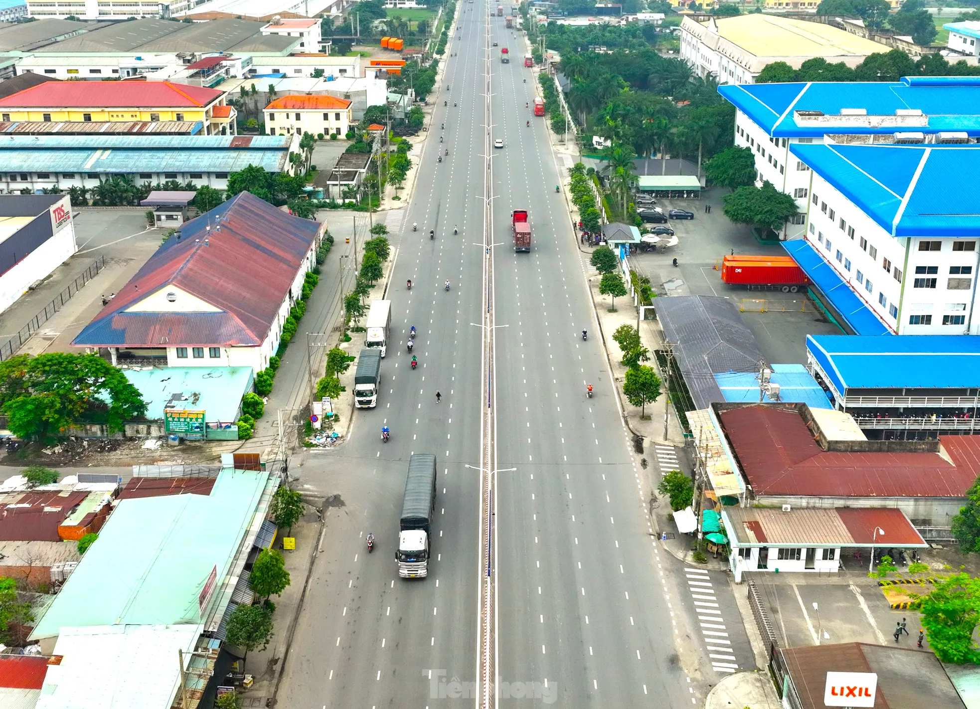 Nhìn từ trên cao 3 đường liên kết nhau được nâng cấp lên 6 làn xe ở Bình Dương- Ảnh 3. Nhìn từ trên cao 3 đường liên kết nhau được nâng cấp lên 6 làn xe ở Bình Dương- Ảnh 3.