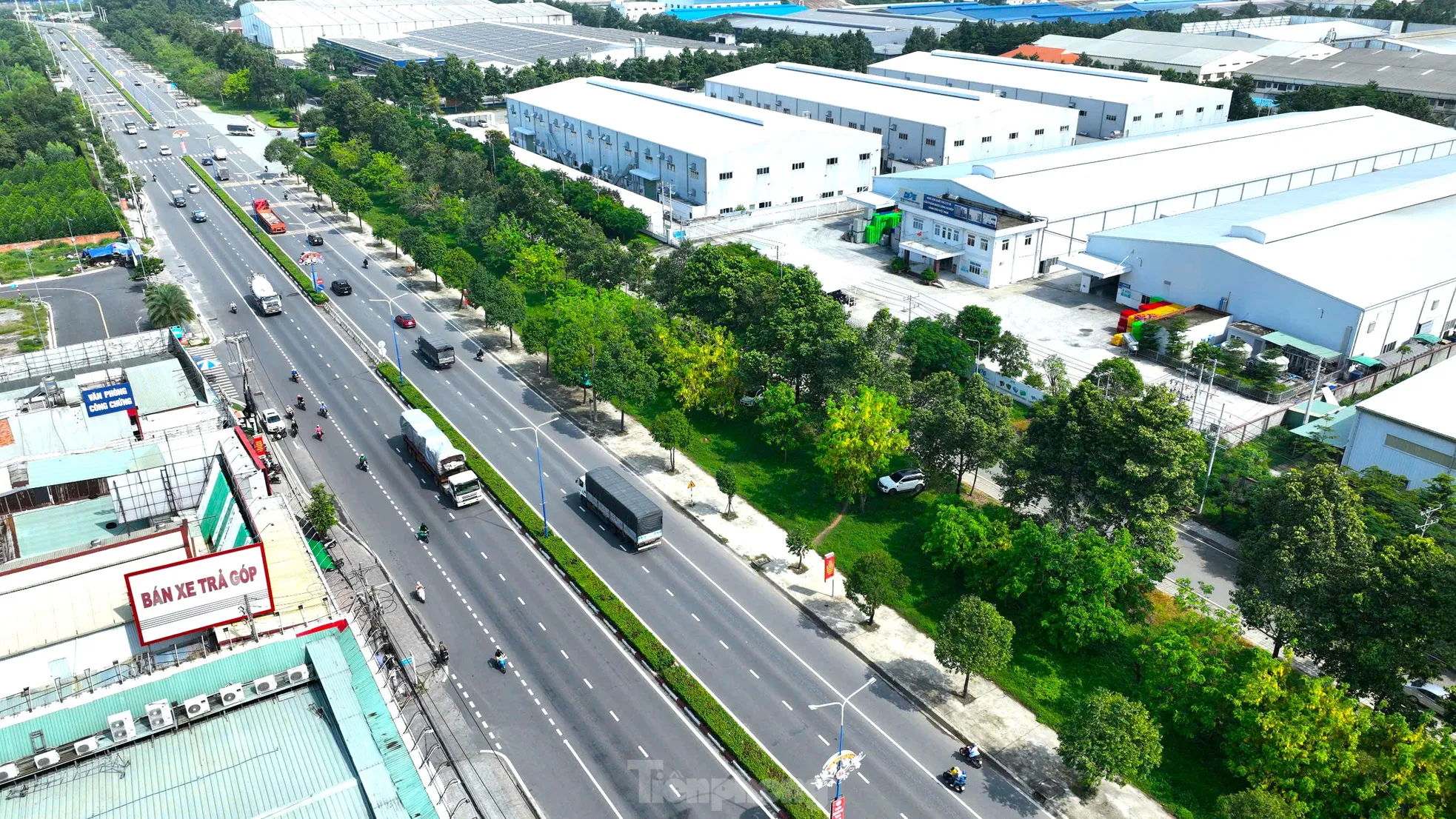 Nhìn từ trên cao 3 đường liên kết nhau được nâng cấp lên 6 làn xe ở Bình Dương- Ảnh 5. Nhìn từ trên cao 3 đường liên kết nhau được nâng cấp lên 6 làn xe ở Bình Dương- Ảnh 5.