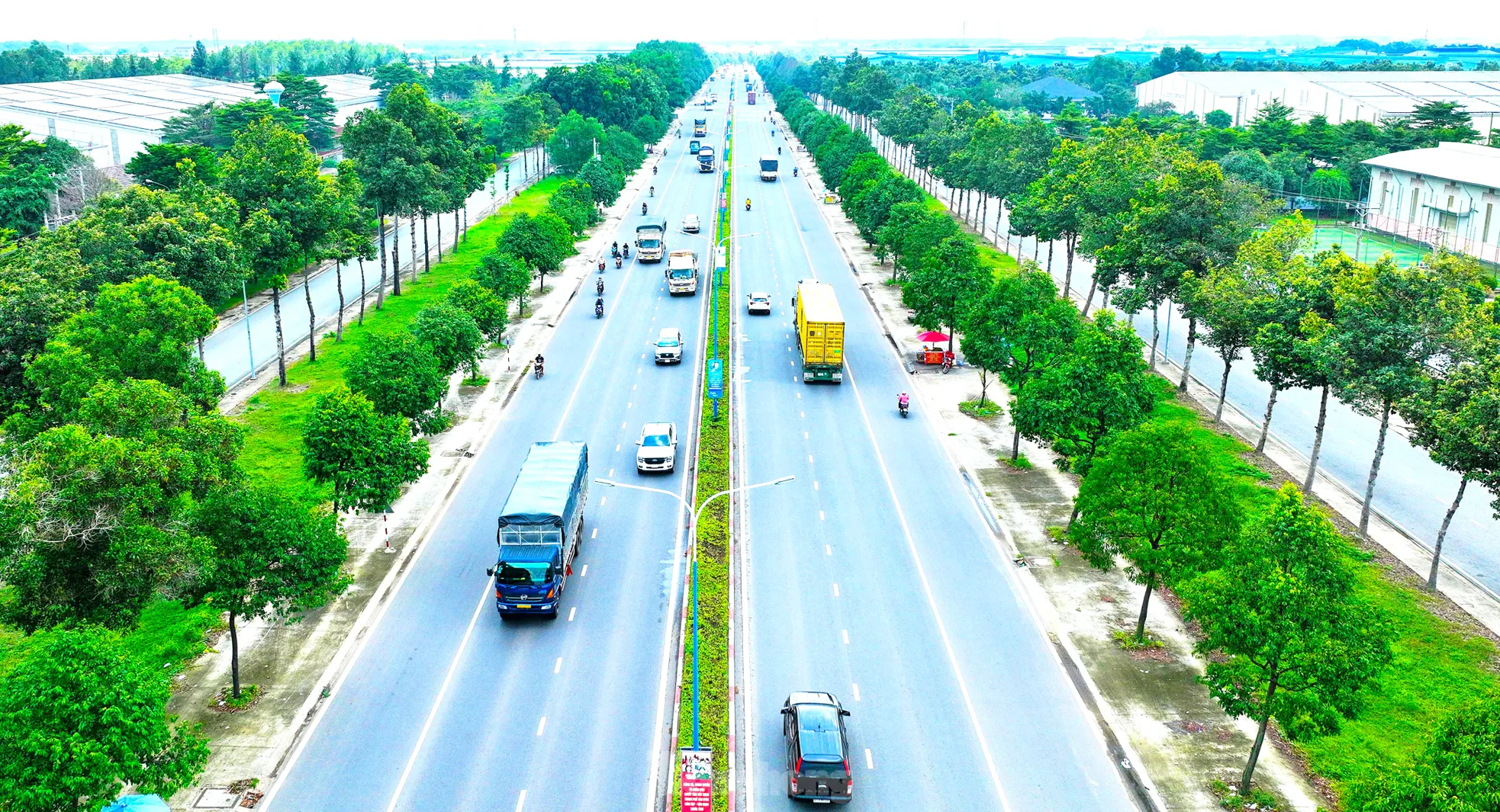 Nhìn từ trên cao 3 đường liên kết nhau được nâng cấp lên 6 làn xe ở Bình Dương- Ảnh 13. Nhìn từ trên cao 3 đường liên kết nhau được nâng cấp lên 6 làn xe ở Bình Dương- Ảnh 13.