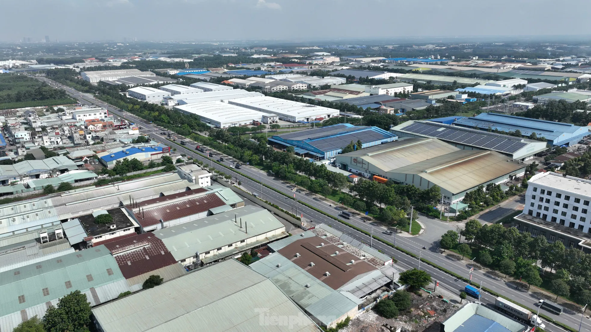 Nhìn từ trên cao 3 đường liên kết nhau được nâng cấp lên 6 làn xe ở Bình Dương- Ảnh 12. Nhìn từ trên cao 3 đường liên kết nhau được nâng cấp lên 6 làn xe ở Bình Dương- Ảnh 12.