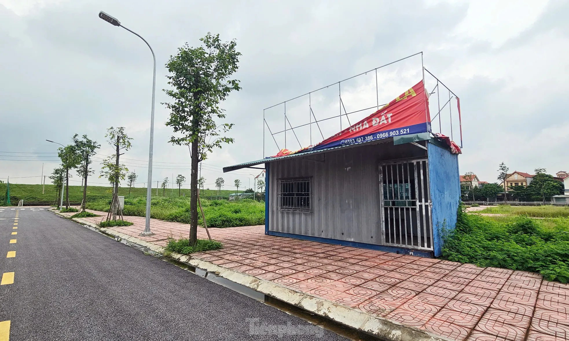 Hà Nội: Rầm rộ đấu giá đất rồi... bỏ hoang lãng phí- Ảnh 10. Hà Nội: Rầm rộ đấu giá đất rồi... bỏ hoang lãng phí- Ảnh 10.