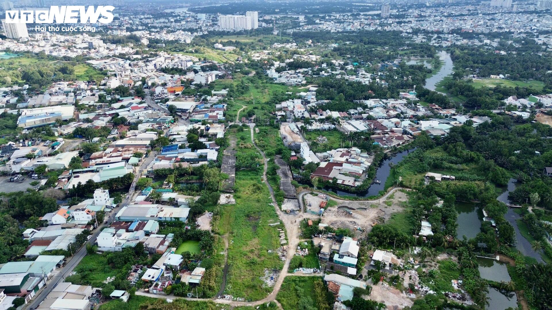 Gần 20 năm Vành đai 2 TP.HCM chưa khép kín, nhiều đoạn 'đắp chiếu'- Ảnh 1.