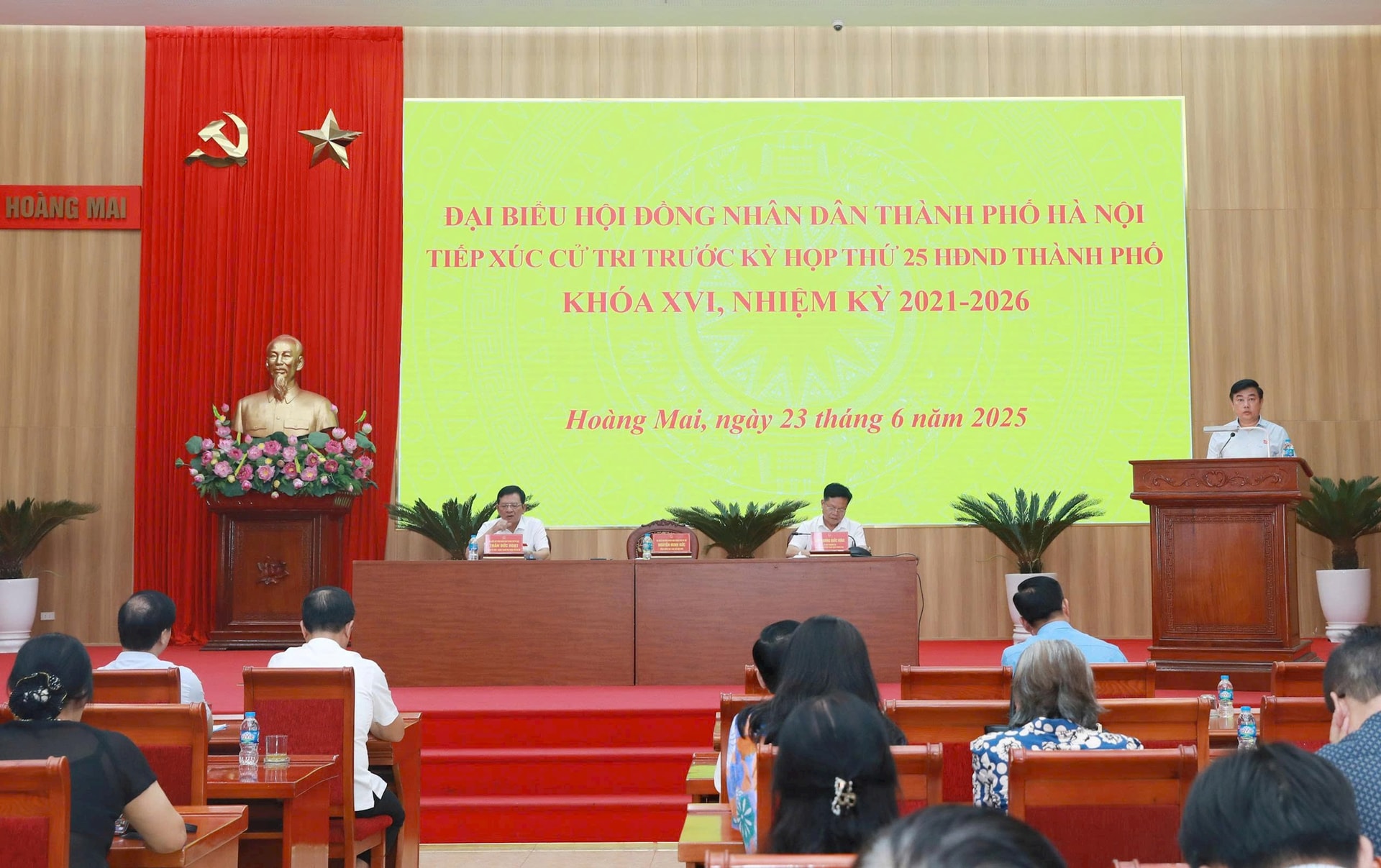 Cử tri Hoàng Mai kiến nghị giải quyết vướng mắc về giải phóng mặt bằng- Ảnh 3. Cử tri Hoàng Mai kiến nghị giải quyết vướng mắc về giải phóng mặt bằng- Ảnh 3.