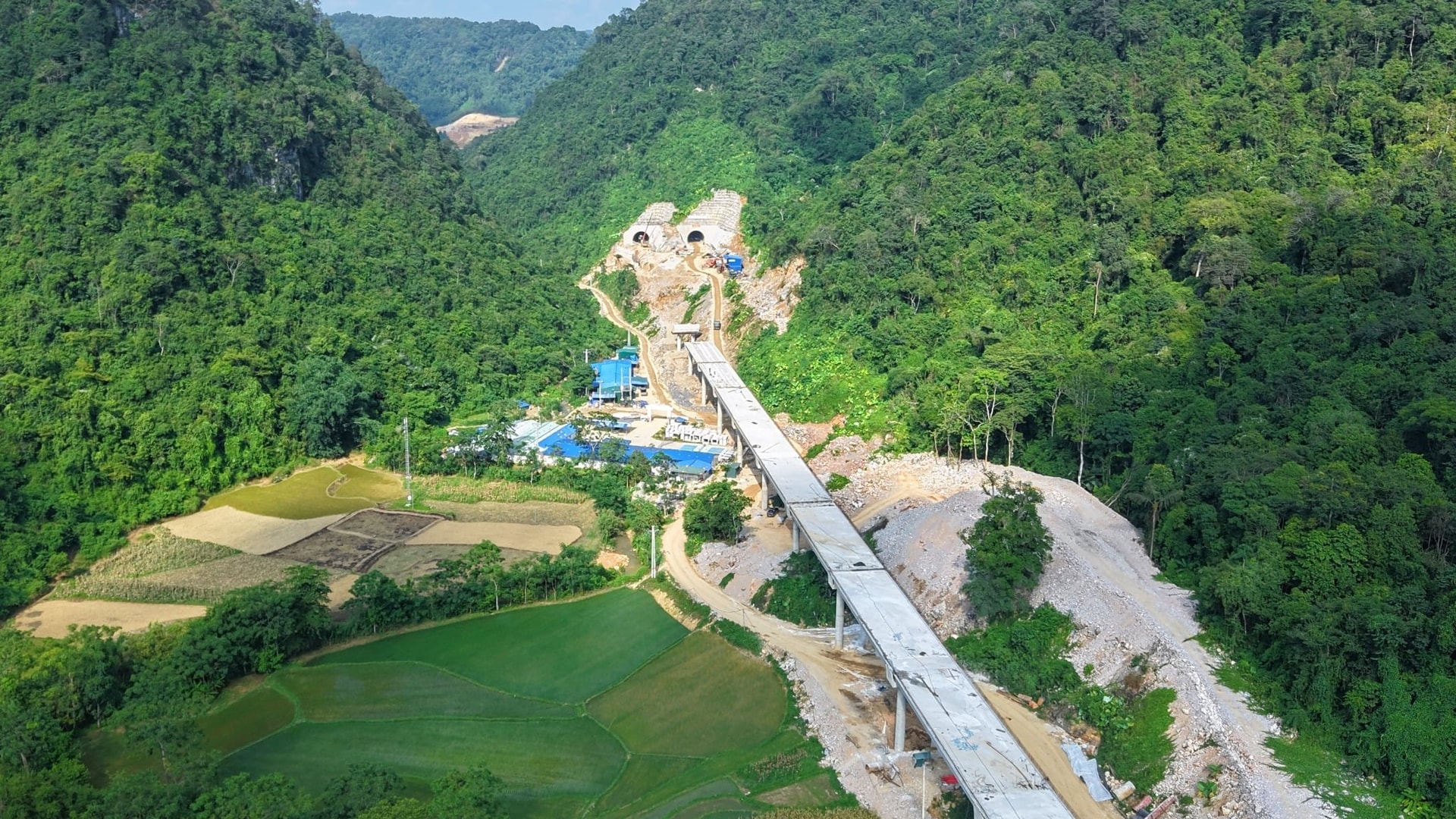Đèo Cả quyết tâm thông xe cao tốc 23.000 tỷ Đồng Đăng - Trà Lĩnh trong tháng 12/2025- Ảnh 1.