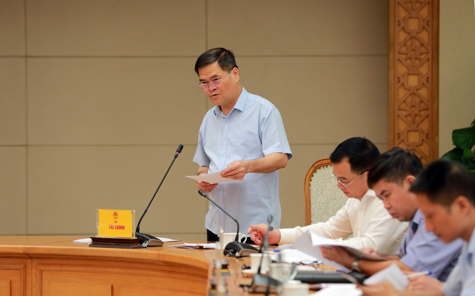 Chính phủ họp với lãnh đạo các Bộ và 17 tỉnh, thành phố bàn nhiều nội dung quan trọng liên quan đến đất đai- Ảnh 3.