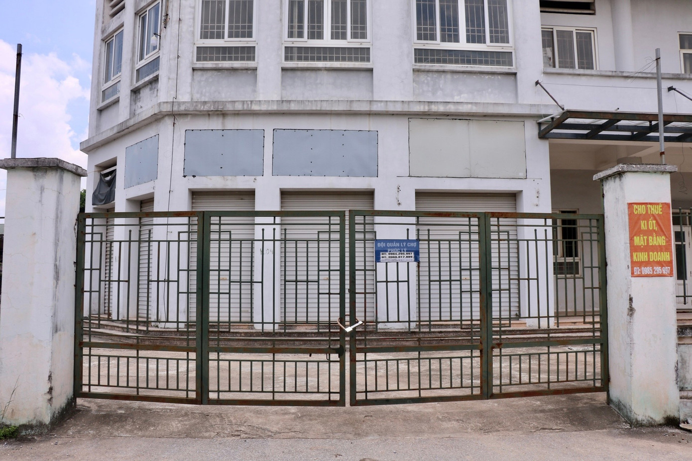 Hoang phí loạt chợ được đầu tư lớn trên đất vàng Hà Nội- Ảnh 2. Hoang phí loạt chợ được đầu tư lớn trên đất vàng Hà Nội- Ảnh 2.