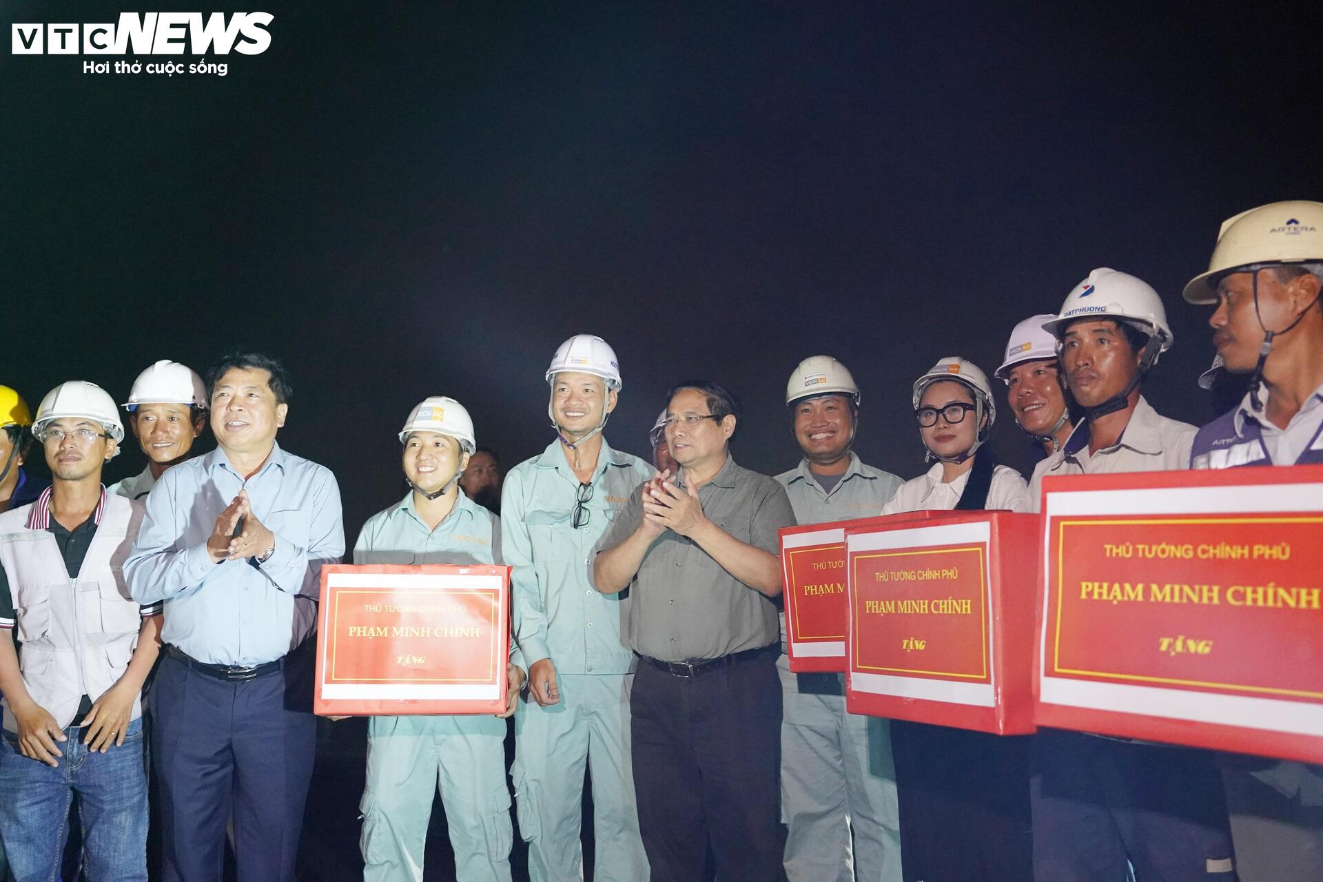 Thủ tướng kiểm tra loạt dự án trọng điểm quốc gia tại phía Nam- Ảnh 4. Thủ tướng kiểm tra loạt dự án trọng điểm quốc gia tại phía Nam- Ảnh 4.
